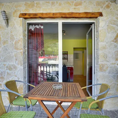 Dana Apartman